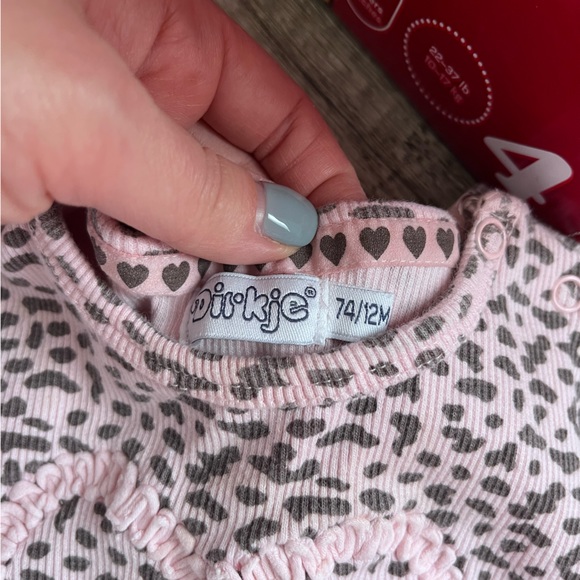 🌻3/25$ Set of 2 baby girl long sleeve tops 12 months - Picture 4 of 4